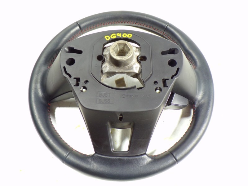 Recambio de volante para mazda 3 lim. () 1.5 diesel cat referencia OEM IAM BJS83298202  