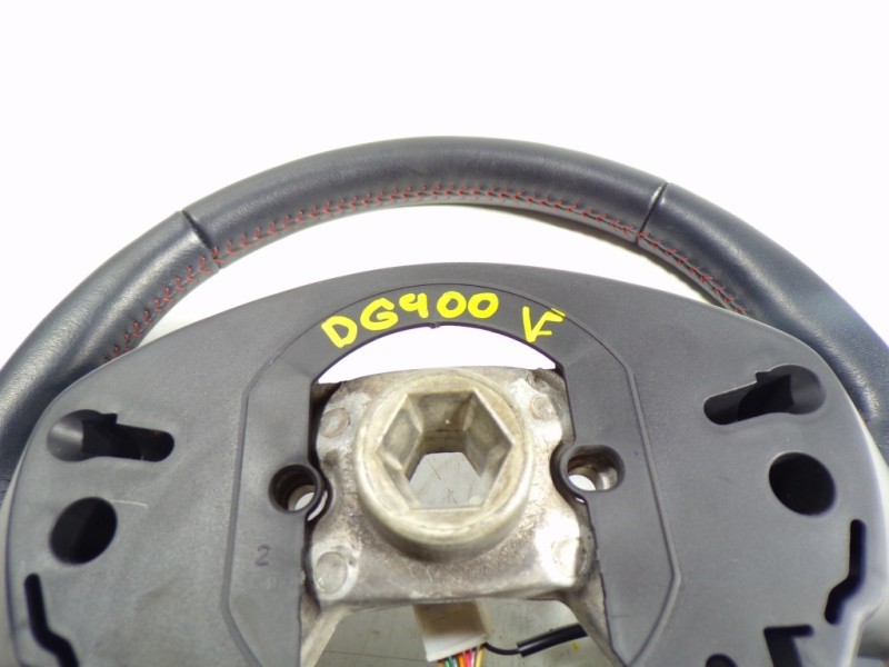 Recambio de volante para mazda 3 lim. () 1.5 diesel cat referencia OEM IAM BJS83298202  