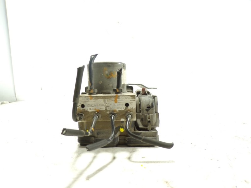 Recambio de abs para kia cee´d 1.6 crdi cat referencia OEM IAM 58920A2210 A258920500 6158945200