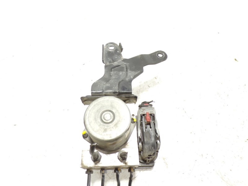 Recambio de abs para kia cee´d 1.6 crdi cat referencia OEM IAM 58920A2210 A258920500 6158945200