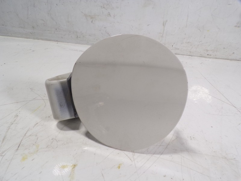 Recambio de tapa combustible para hyundai i20 1.4 cat referencia OEM IAM 695101J000  