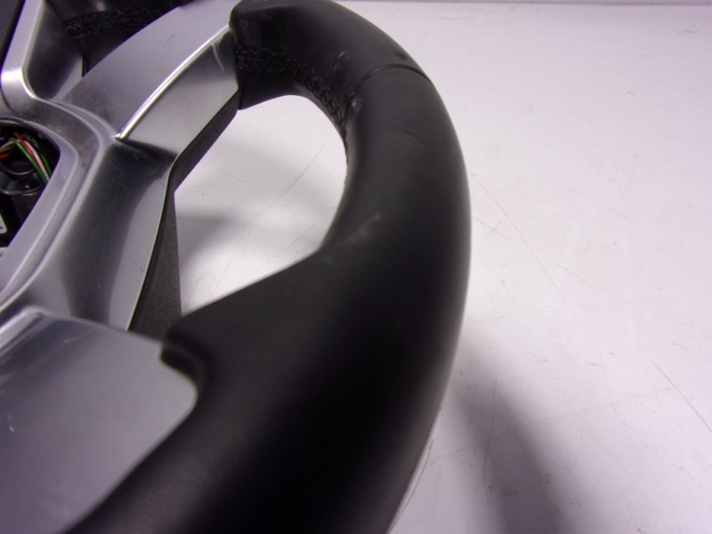 Recambio de volante para land rover new discovery l462 3.0 d referencia OEM IAM  MY423F563AC8PVJ 