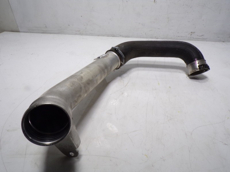 Recambio de tubo intercooler para volvo v40 cross country 2.0 diesel cat referencia OEM IAM 31370060  