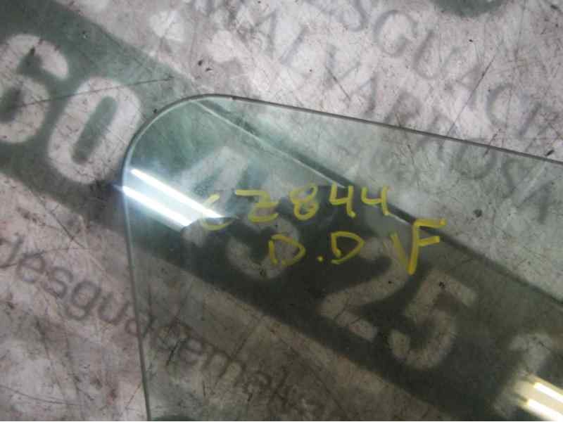 Recambio de cristal puerta delantero derecho para dacia duster adventure referencia OEM IAM 8200733026  
