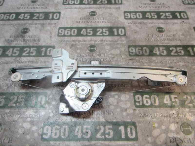 Recambio de elevalunas delantero derecho para dacia duster adventure referencia OEM IAM 807206838R  