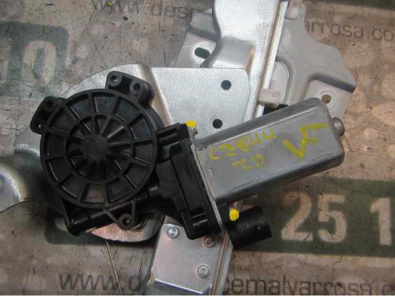 Recambio de elevalunas trasero derecho para dacia duster adventure referencia OEM IAM 8200733832  