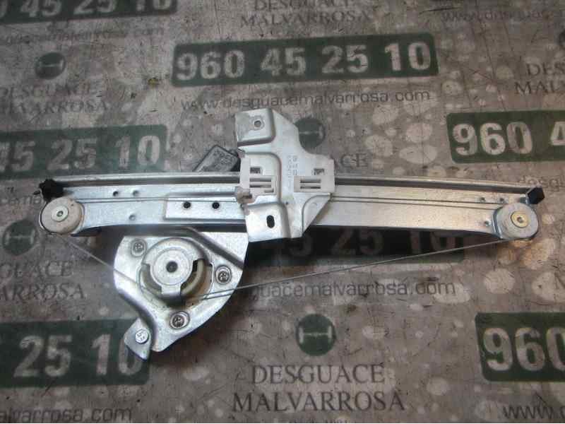 Recambio de elevalunas trasero derecho para dacia duster adventure referencia OEM IAM 8200733832  