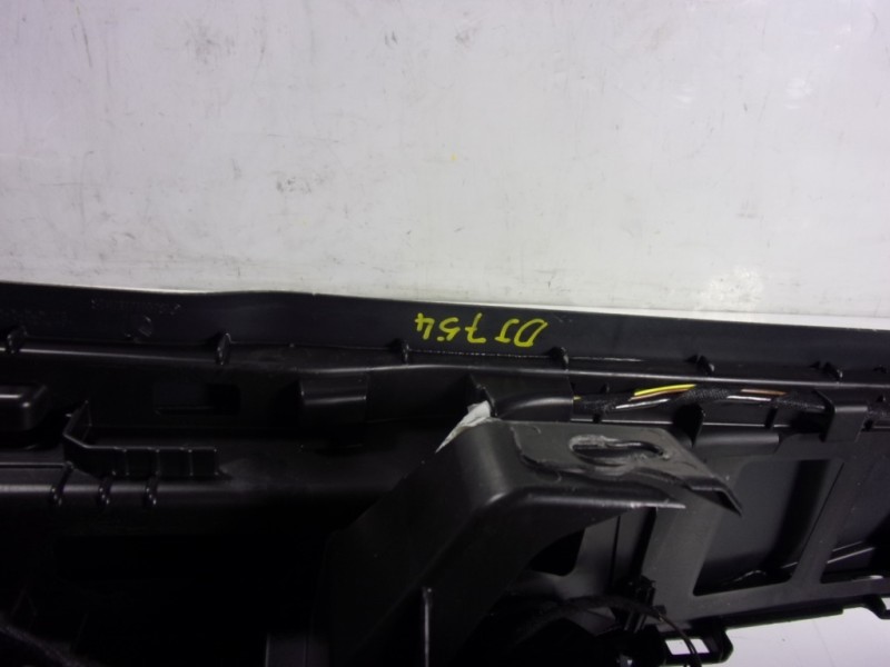 Recambio de apoyabrazos central para mercedes-benz clase a (w176) 2.1 cdi cat referencia OEM IAM A24668094013D16  