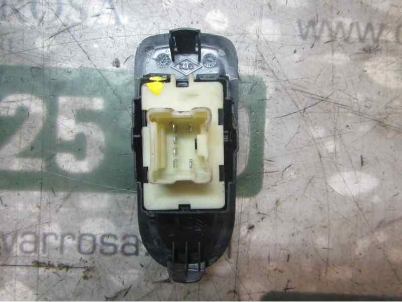 Recambio de mando elevalunas trasero derecho para dacia duster adventure referencia OEM IAM 254217475R  