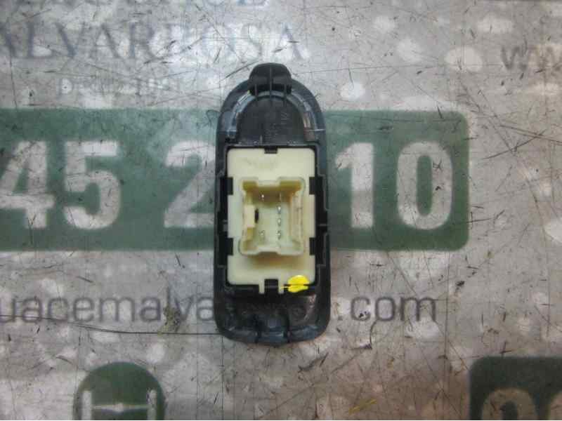 Recambio de mando elevalunas trasero izquierdo para dacia duster adventure referencia OEM IAM 254217475R  