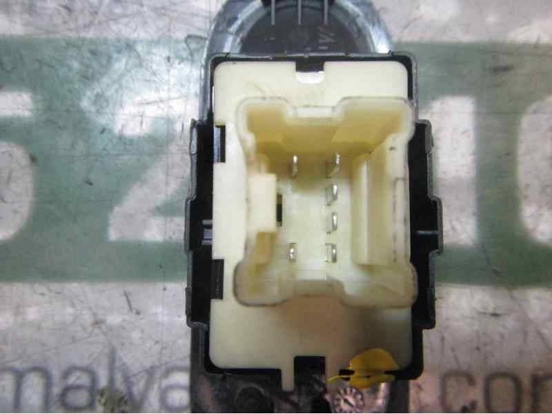 Recambio de mando elevalunas trasero izquierdo para dacia duster adventure referencia OEM IAM 254217475R  