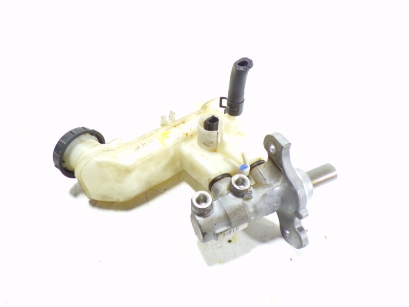 Recambio de bomba freno para kia venga 1.6 cat referencia OEM IAM 585101P205  