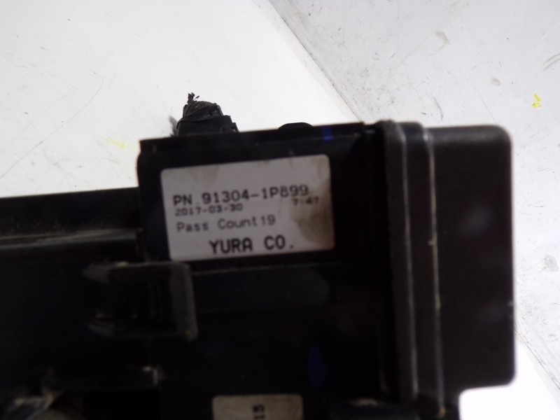 Recambio de caja reles / fusibles para kia venga 1.6 cat referencia OEM IAM 913041P899 913041P899 