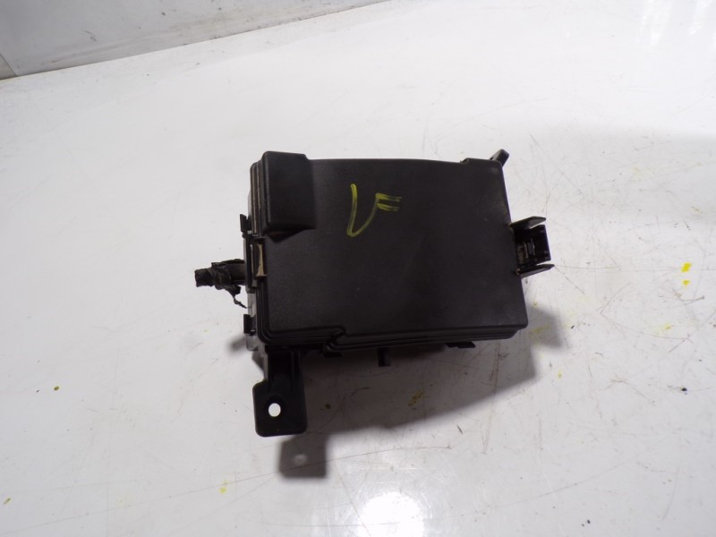 Recambio de caja reles / fusibles para kia venga 1.6 cat referencia OEM IAM 913041P899 913041P899 