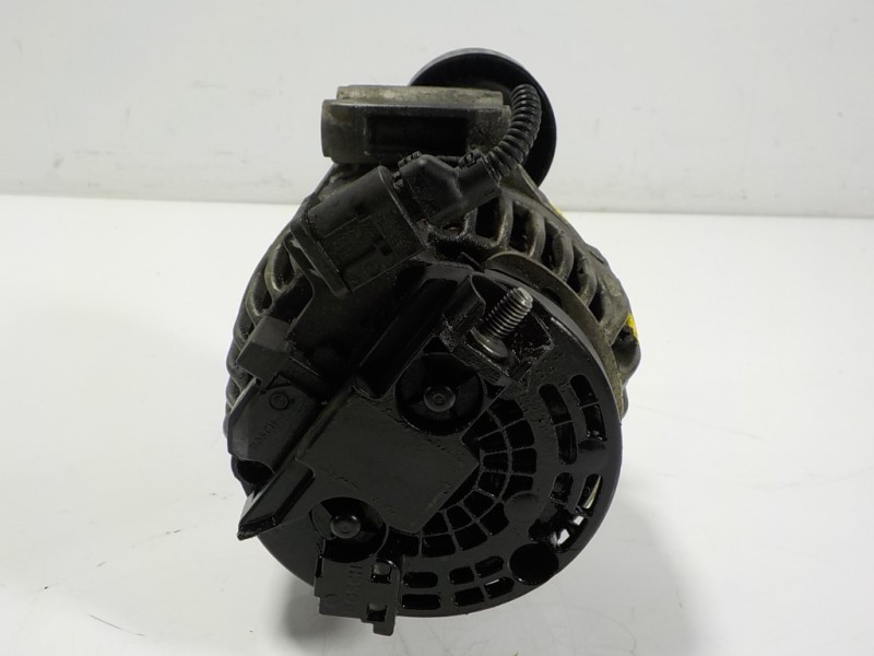 Recambio de alternador para bmw serie 3 touring (e91) 2.0 16v cat referencia OEM IAM 12317533270  