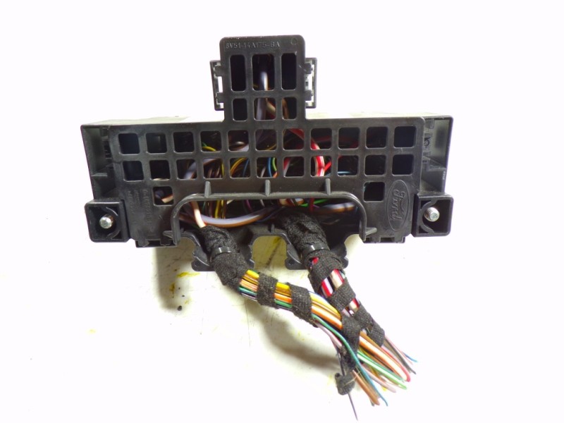 Recambio de caja reles / fusibles para ford fiesta (cb1) 1.4 tdci cat referencia OEM IAM  BA6T14A005AKB 
