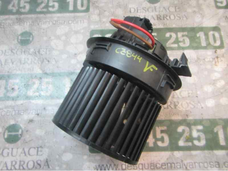 Recambio de motor calefaccion para dacia duster adventure referencia OEM IAM 272100975R  