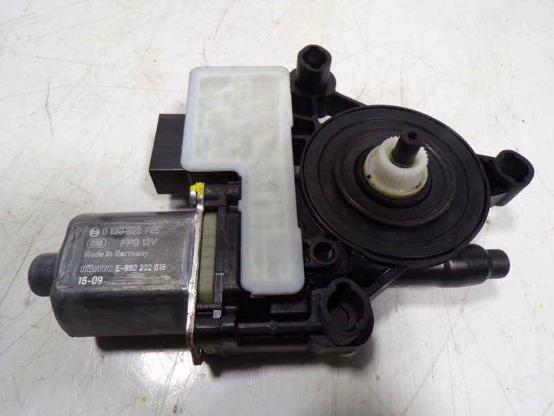 Recambio de motor elevalunas trasero izquierdo para skoda octavia combi (5e5) 1.6 tdi dpf referencia OEM IAM 5Q0959811A 5Q095981