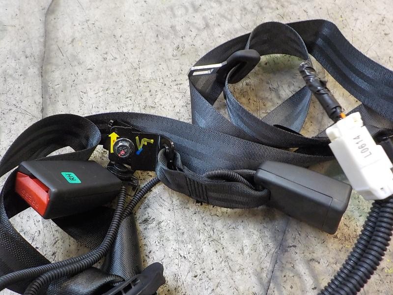 Recambio de cinturon seguridad trasero derecho para hyundai i10 1.0 cat referencia OEM IAM 89820B9000PYN  