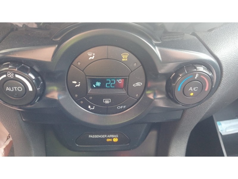 Recambio de mando climatizador para ford ecosport titanium s referencia OEM IAM 1920445 DN1T18C612AF 