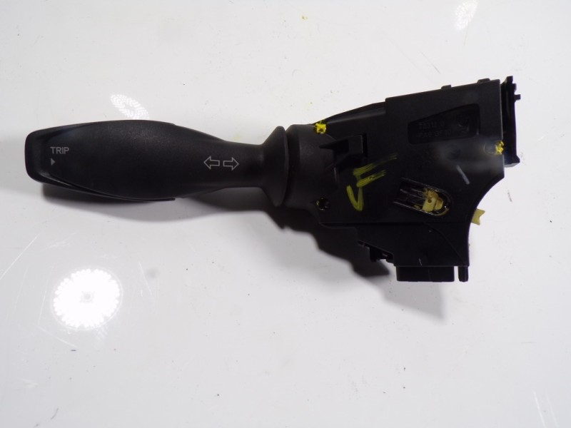 Recambio de mando intermitentes para ford ecosport titanium s referencia OEM IAM 1682336 8A6T13335BC 
