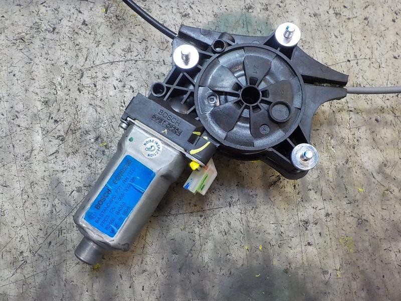 Recambio de elevalunas delantero derecho para hyundai i10 1.0 cat referencia OEM IAM 82404B4110  