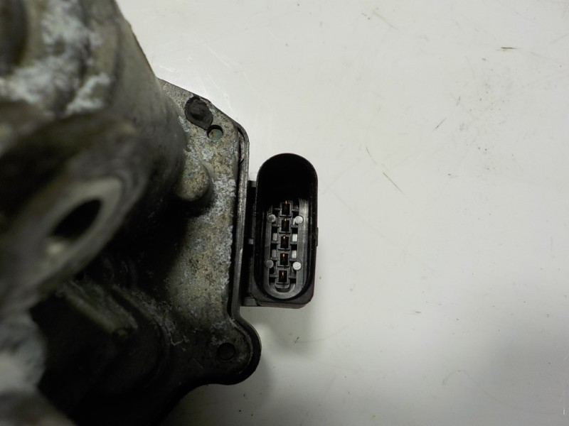 Recambio de caja mariposa para volkswagen golf vii lim. 1.6 tdi dpf referencia OEM IAM 04L128063P 04L128063P 