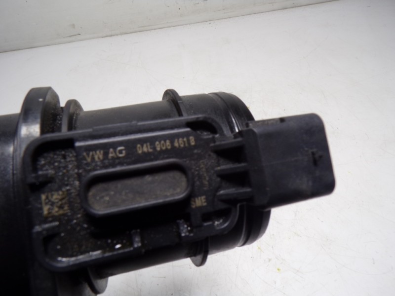 Recambio de caudalimetro para volkswagen golf vii lim. 1.6 tdi dpf referencia OEM IAM 04L906461B 04L906461B 