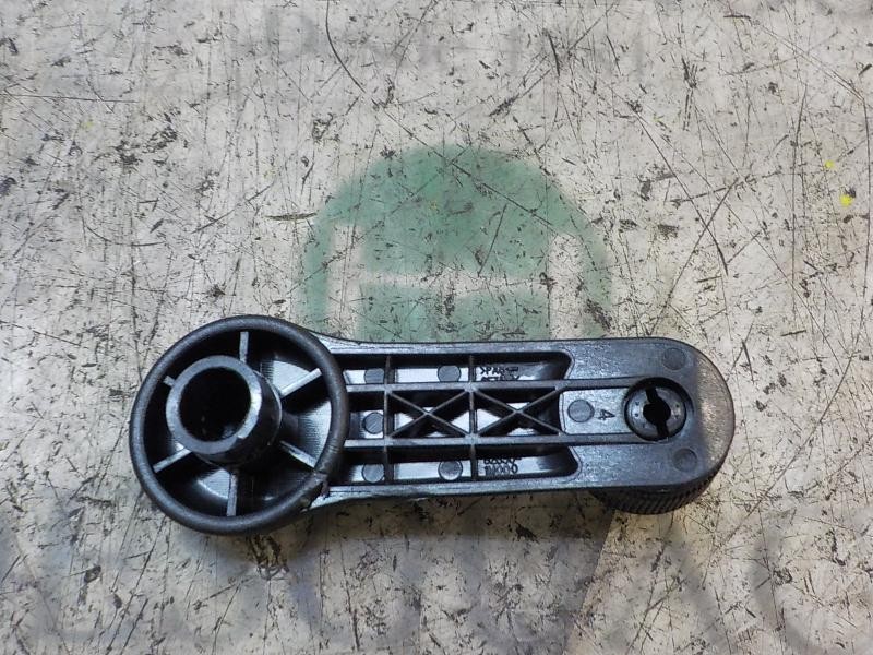 Recambio de maneta elevalunas trasera derecha para hyundai i10 1.0 cat referencia OEM IAM   