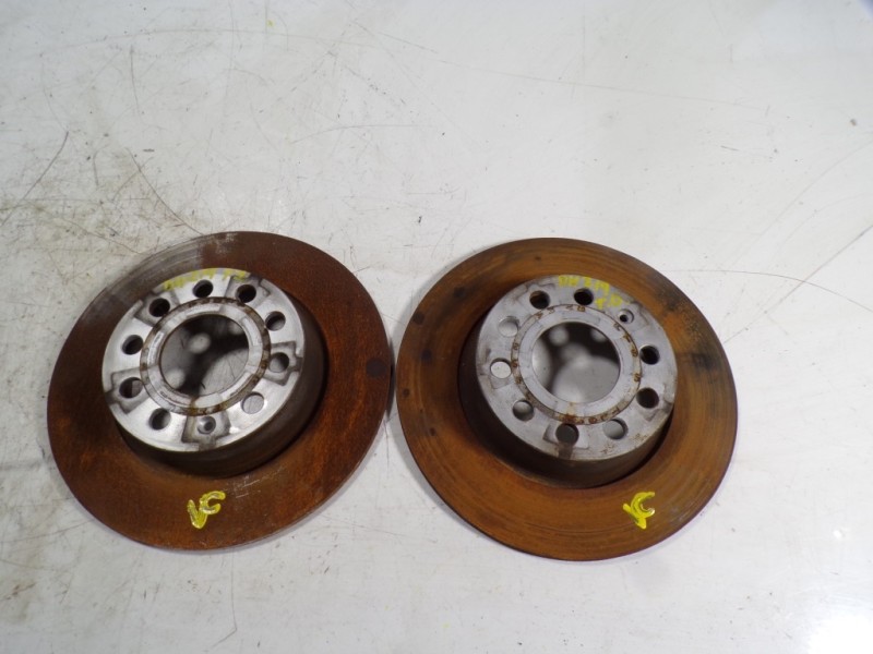 Recambio de disco freno trasero para audi a3 sportback (8vf) 1.0 tfsi referencia OEM IAM 1K0615601AA  