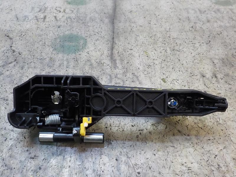 Recambio de maneta exterior trasera derecha para hyundai i10 1.0 cat referencia OEM IAM 82661B9001  