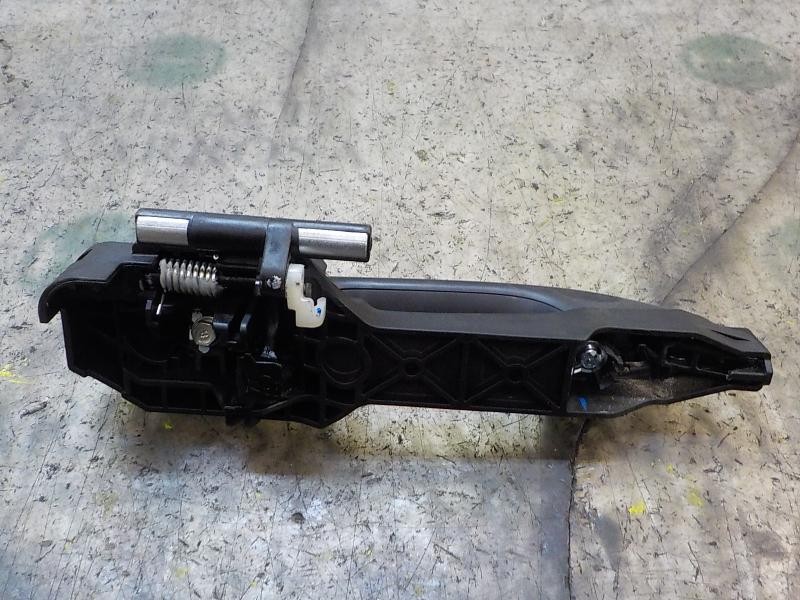 Recambio de maneta exterior trasera izquierda para hyundai i10 1.0 cat referencia OEM IAM 82651B9001  