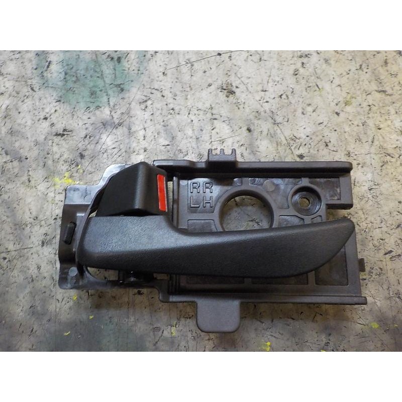 Recambio de maneta interior delantera izquierda para hyundai i10 1.0 cat referencia OEM IAM 82610B4000PYN  