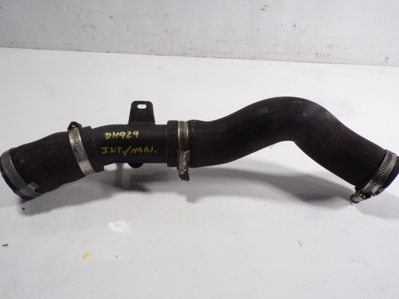 Recambio de tubo intercooler para ford ecosport titanium s referencia OEM IAM 1941256  