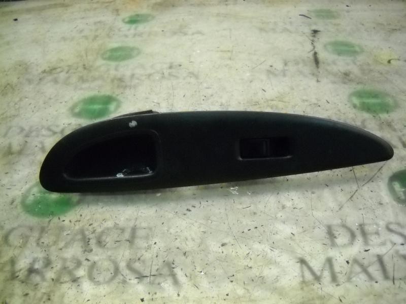 Recambio de mando elevalunas delantero derecho para nissan primera berlina (p12) visia referencia OEM IAM   