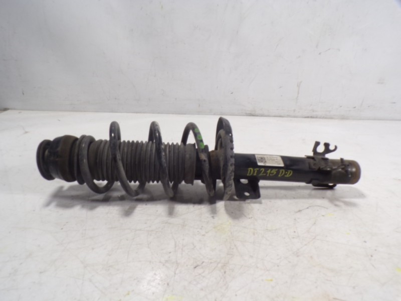 Recambio de amortiguador delantero derecho para audi a1 (8x) 1.6 tdi referencia OEM IAM 6R0413031AR 6R0413031AR 