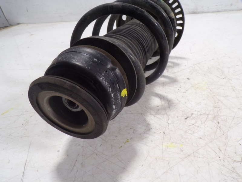 Recambio de amortiguador delantero derecho para audi a1 (8x) 1.6 tdi referencia OEM IAM 6R0413031AR 6R0413031AR 