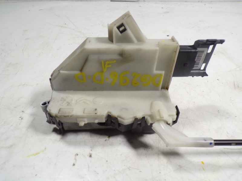 Recambio de cerradura puerta delantera derecha para peugeot partner kasten 1.6 16v hdi cat referencia OEM IAM   