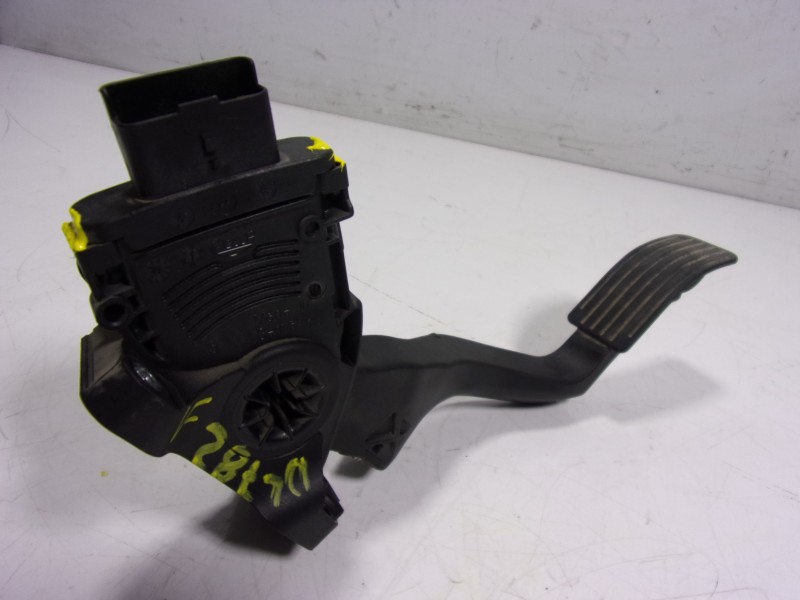 Recambio de potenciometro pedal para citroën c4 cactus 1.6 blue-hdi fap referencia OEM IAM  9671433780 
