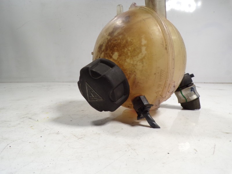 Recambio de deposito expansion para peugeot partner kasten 1.6 16v hdi cat referencia OEM IAM   