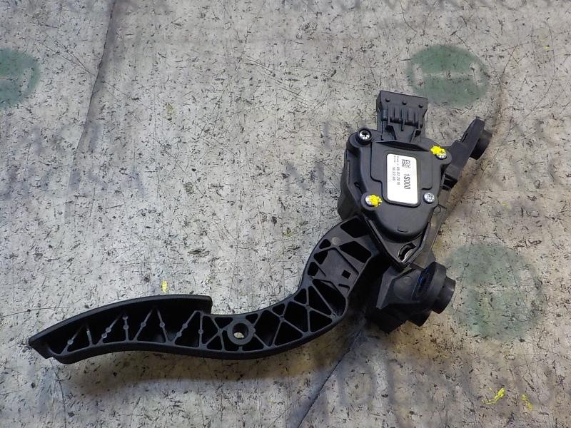 Recambio de potenciometro pedal para hyundai i10 1.0 cat referencia OEM IAM 327001S000  