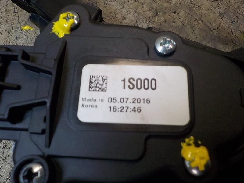 Recambio de potenciometro pedal para hyundai i10 1.0 cat referencia OEM IAM 327001S000  