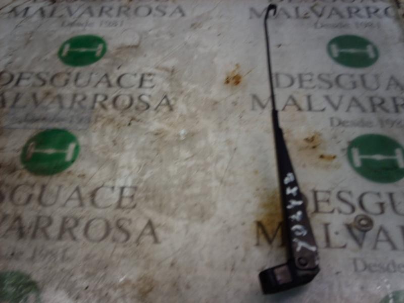 Recambio de brazo limpia delantero izquierdo para nissan trade 100 referencia OEM IAM   