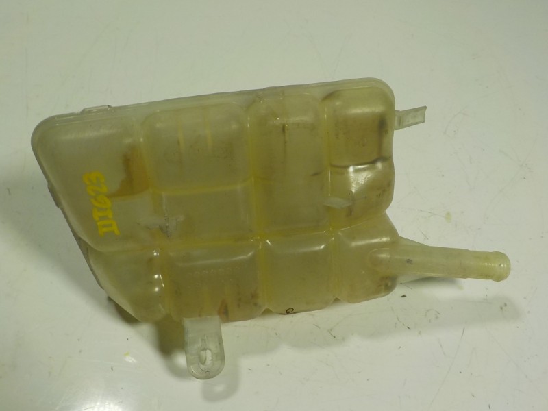 Recambio de deposito expansion para renault megane iv berlina 5p 1.2 tce energy referencia OEM IAM 217102781R  