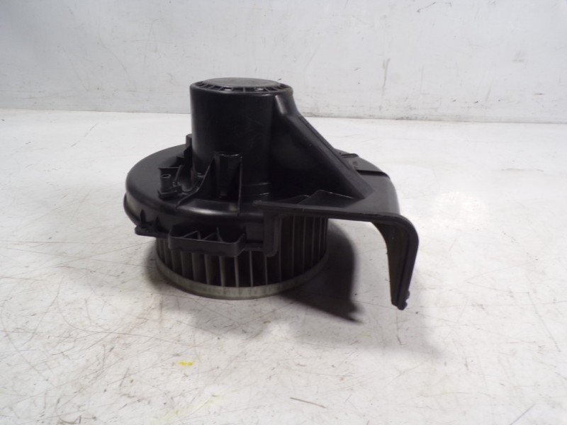 Recambio de motor calefaccion para audi a1 (8x) 1.6 tdi referencia OEM IAM 6R1819015  