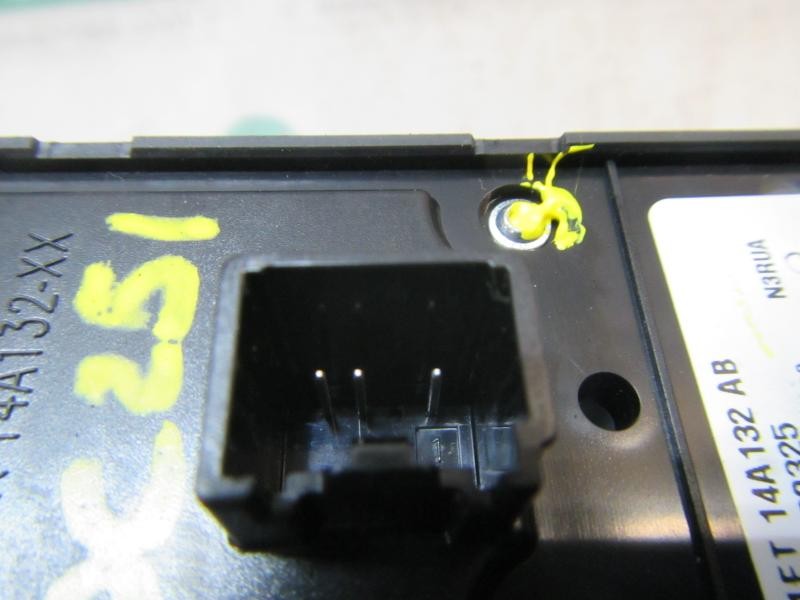 Recambio de mando elevalunas delantero izquierdo para ford fiesta (ccn) titanium referencia OEM IAM 2029540 F1ET14A132AB 