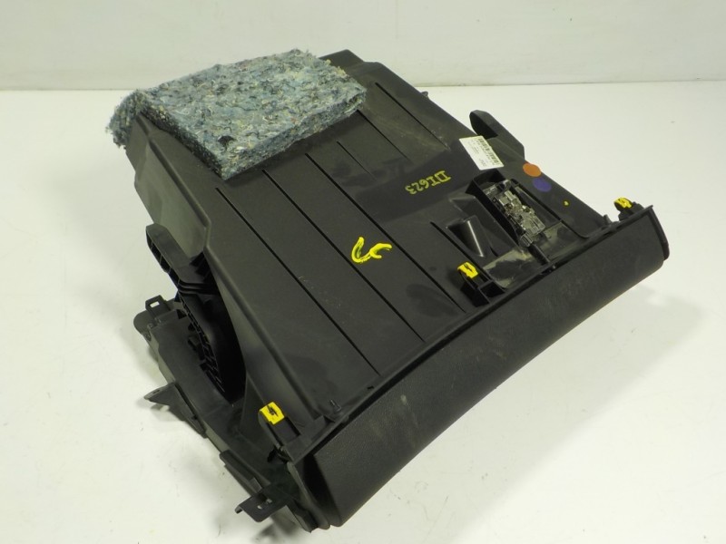 Recambio de guantera para renault megane iv berlina 5p 1.2 tce energy referencia OEM IAM 685008563R  