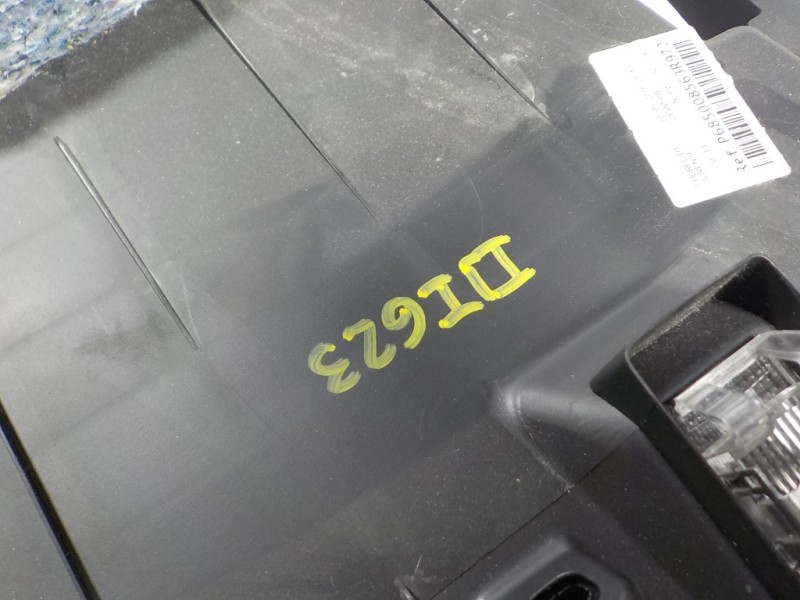 Recambio de guantera para renault megane iv berlina 5p 1.2 tce energy referencia OEM IAM 685008563R  