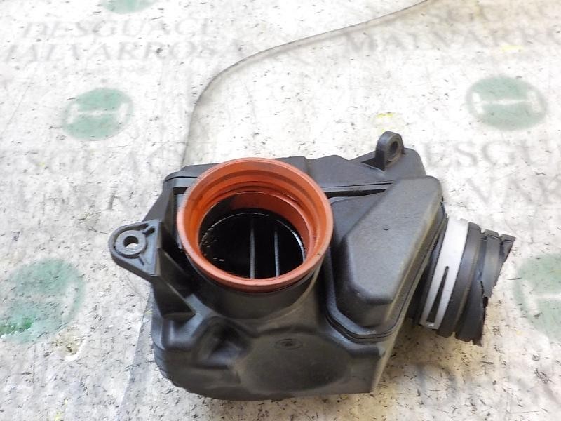 Recambio de filtro aire para mercedes-benz clase c (w204) berlina 1.6 cat referencia OEM IAM A2710900804 A2710900804 