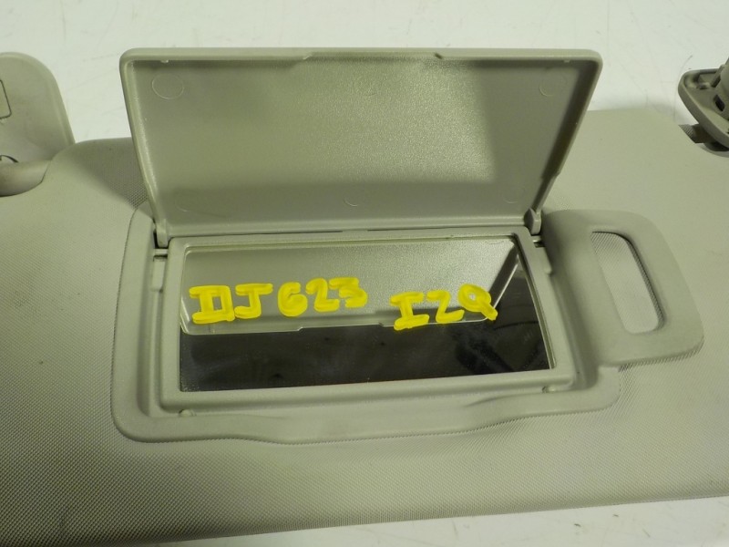 Recambio de parasol izquierdo para renault megane iv berlina 5p 1.2 tce energy referencia OEM IAM 964019396R  